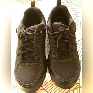 Sketchers  Slip Resistant Composite Safety Toe